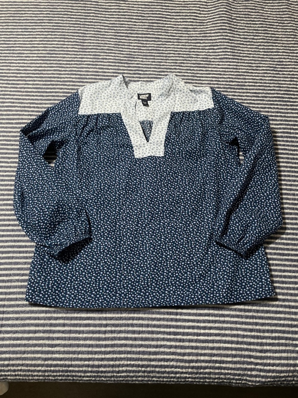 Lands’ End deep sea navy light blue floral cotton pop over like new medium M top